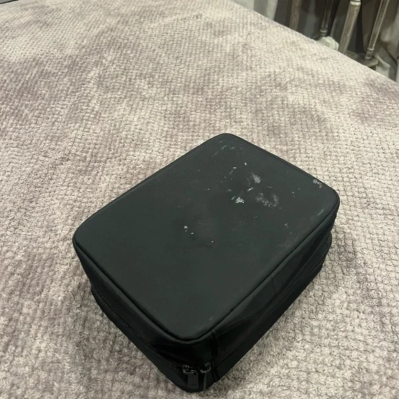 BEIS handing cosmetic bag - Picture 3 of 4